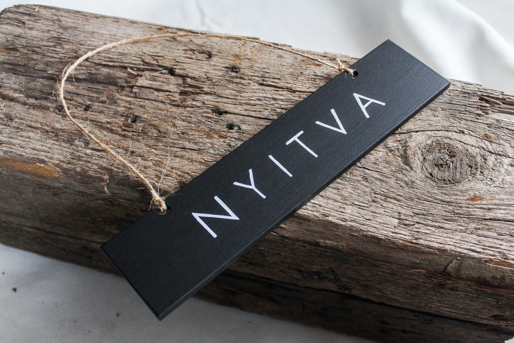 nyitva-zárva tábla
