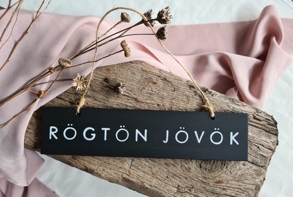 Rögtön jövök tábla